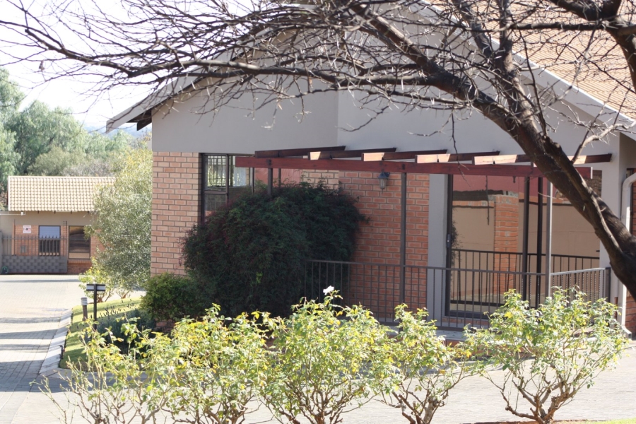 2 Bedroom Property for Sale in Langenhovenpark Free State